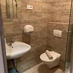 Bed & Breakfast Szitakoeto Panzio Balatonfůzfő